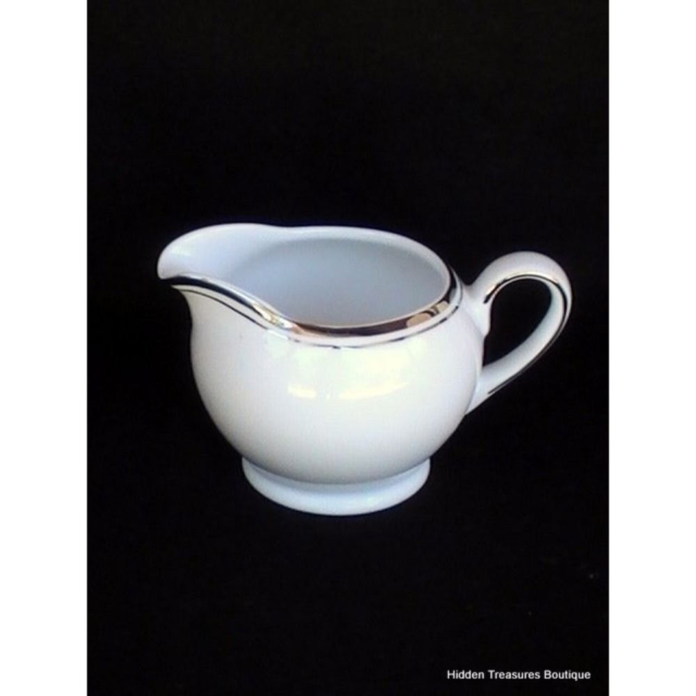 Royal Doulton Royal Platinum Creamer White Platinum‎ Band & Trim